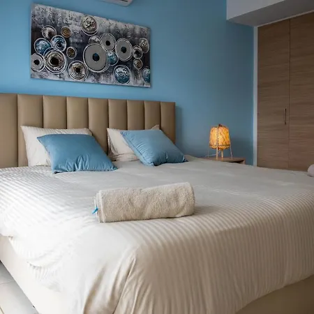 Narcissos 'nissi Beach' C2