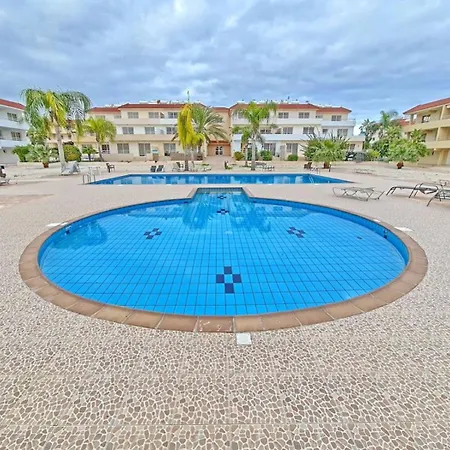 Narcissos 'nissi Beach' C2