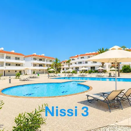 Narcissos 'nissi Beach' C2 *