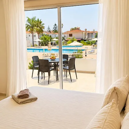 Narcissos 'nissi Beach' C2 * Ajía Nápa