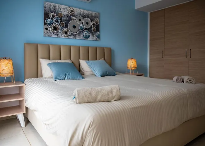 Narcissos 'nissi Beach' C2