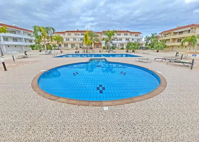 Narcissos 'nissi Beach' C2