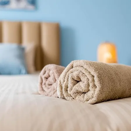 Narcissos 'nissi Beach' C2